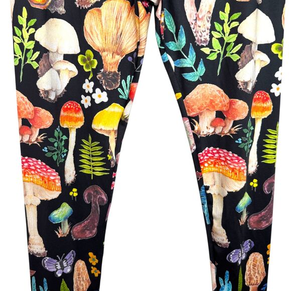 Society 6 Black with large print colorful mushroom Leggings Size XL - Picture 8 of 14